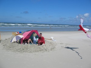 De vlieger wordt even binnengehaald voor de foto.