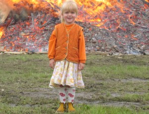 Daar branden de hutten