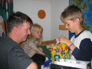 Kado's uitpakken in bed