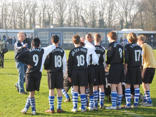 Helpman C1 vanaf de rug gezien